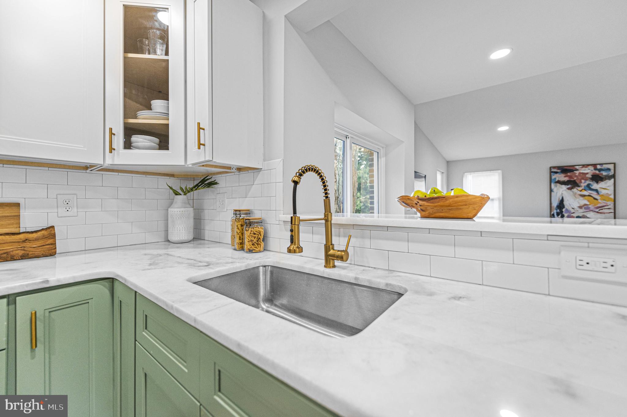 MEADOW BROOK - Residential