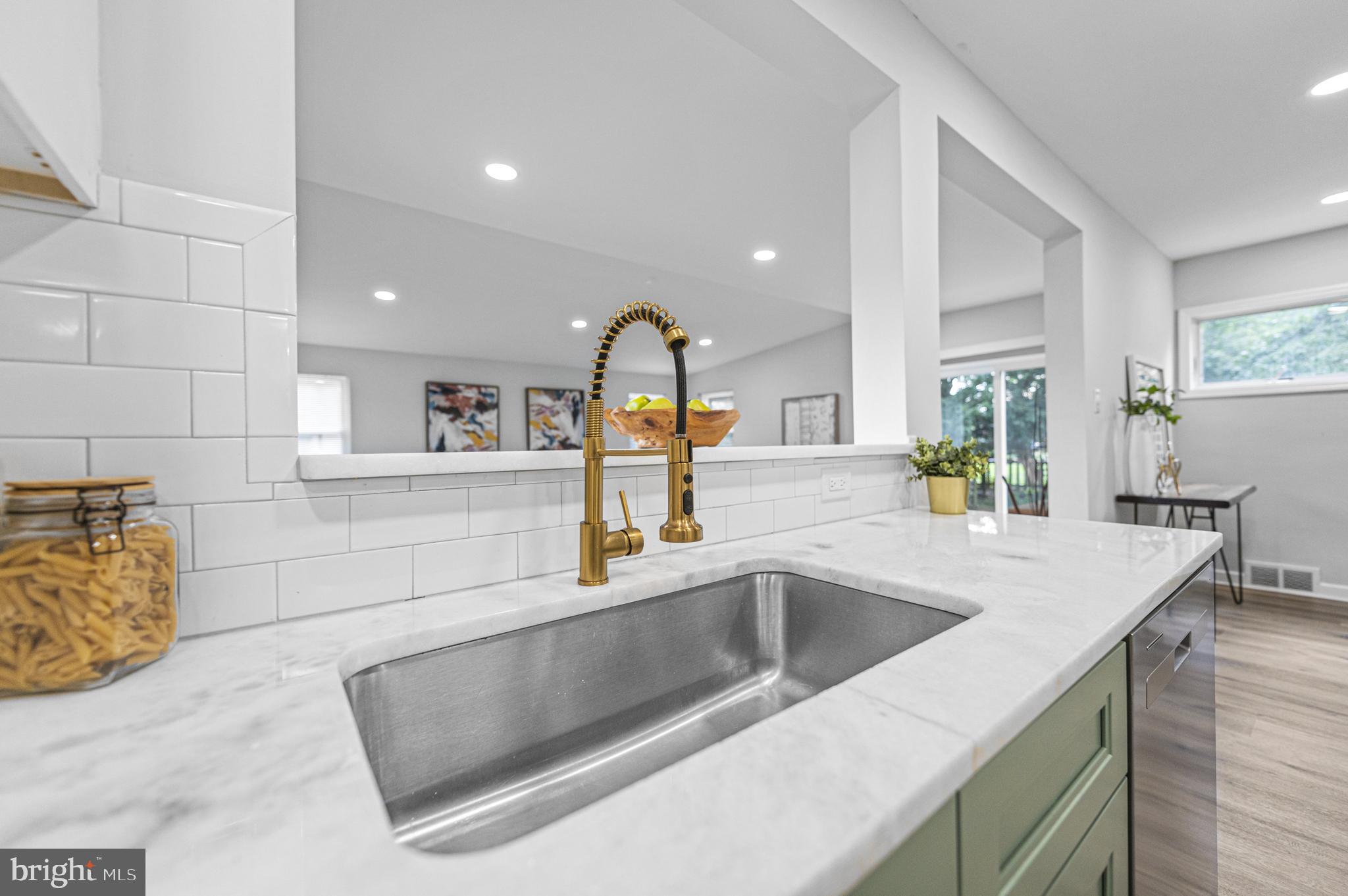 MEADOW BROOK - Residential