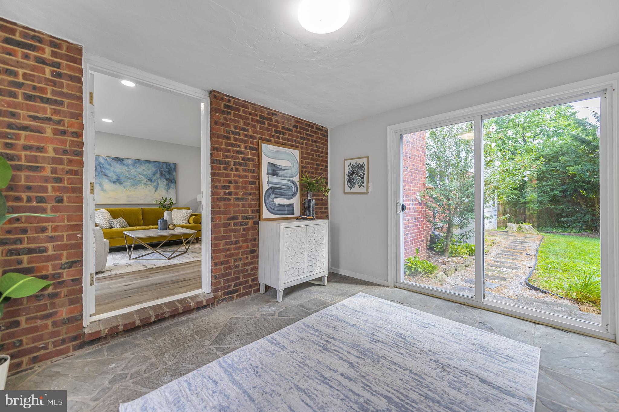 MEADOW BROOK - Residential