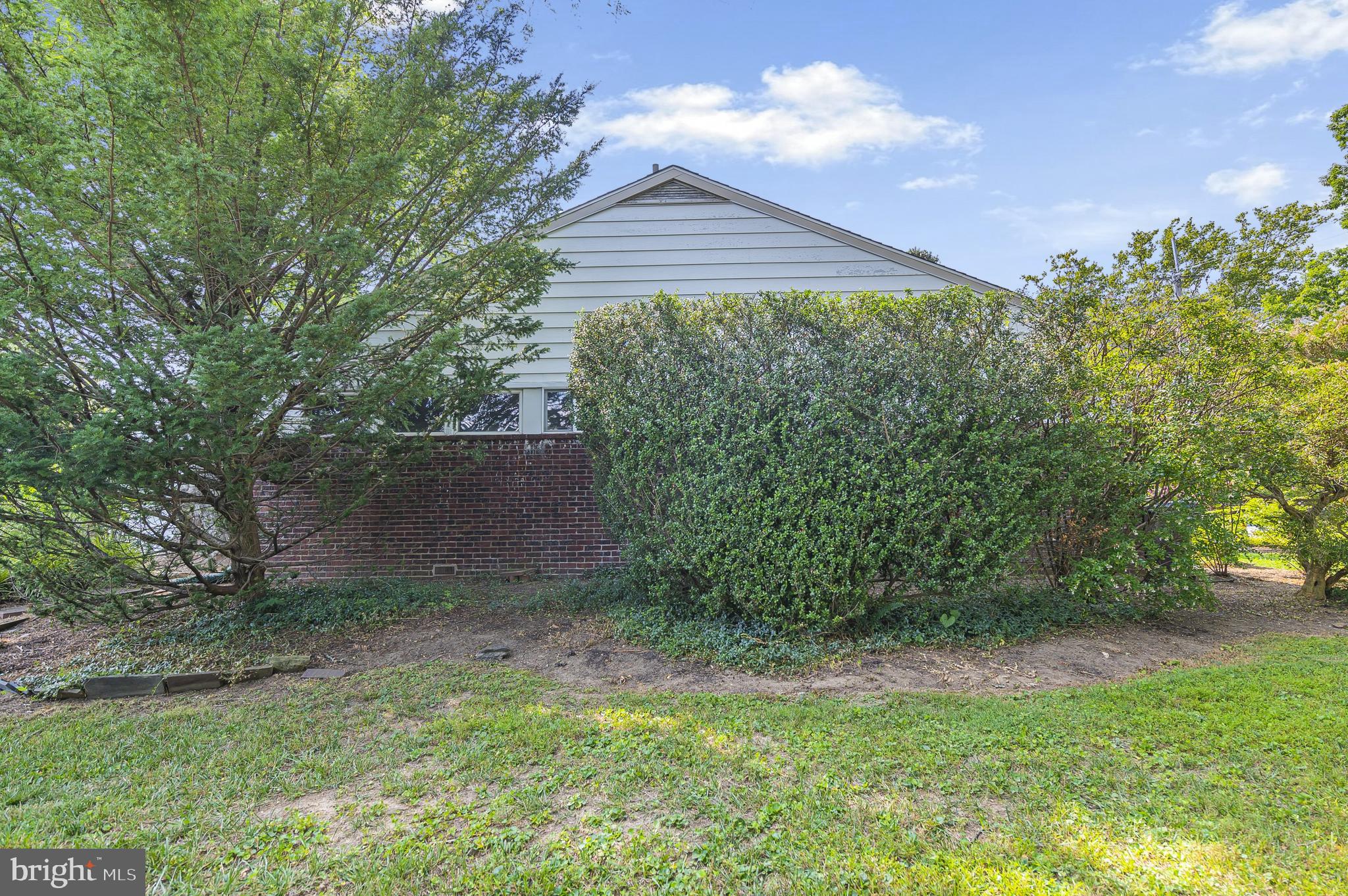 MEADOW BROOK - Residential