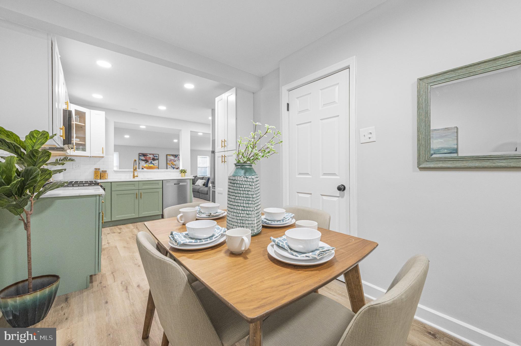 MEADOW BROOK - Residential