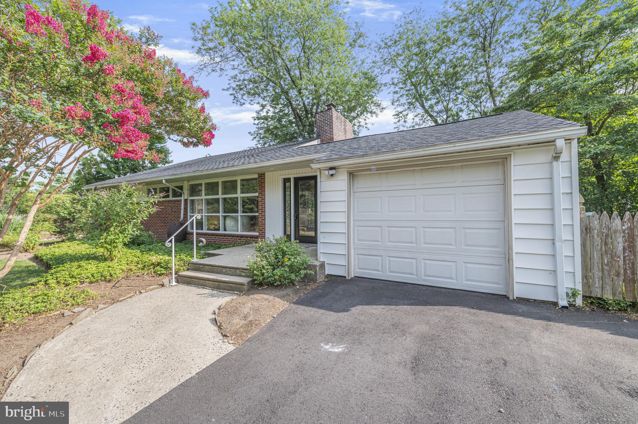 MEADOW BROOK - Residential