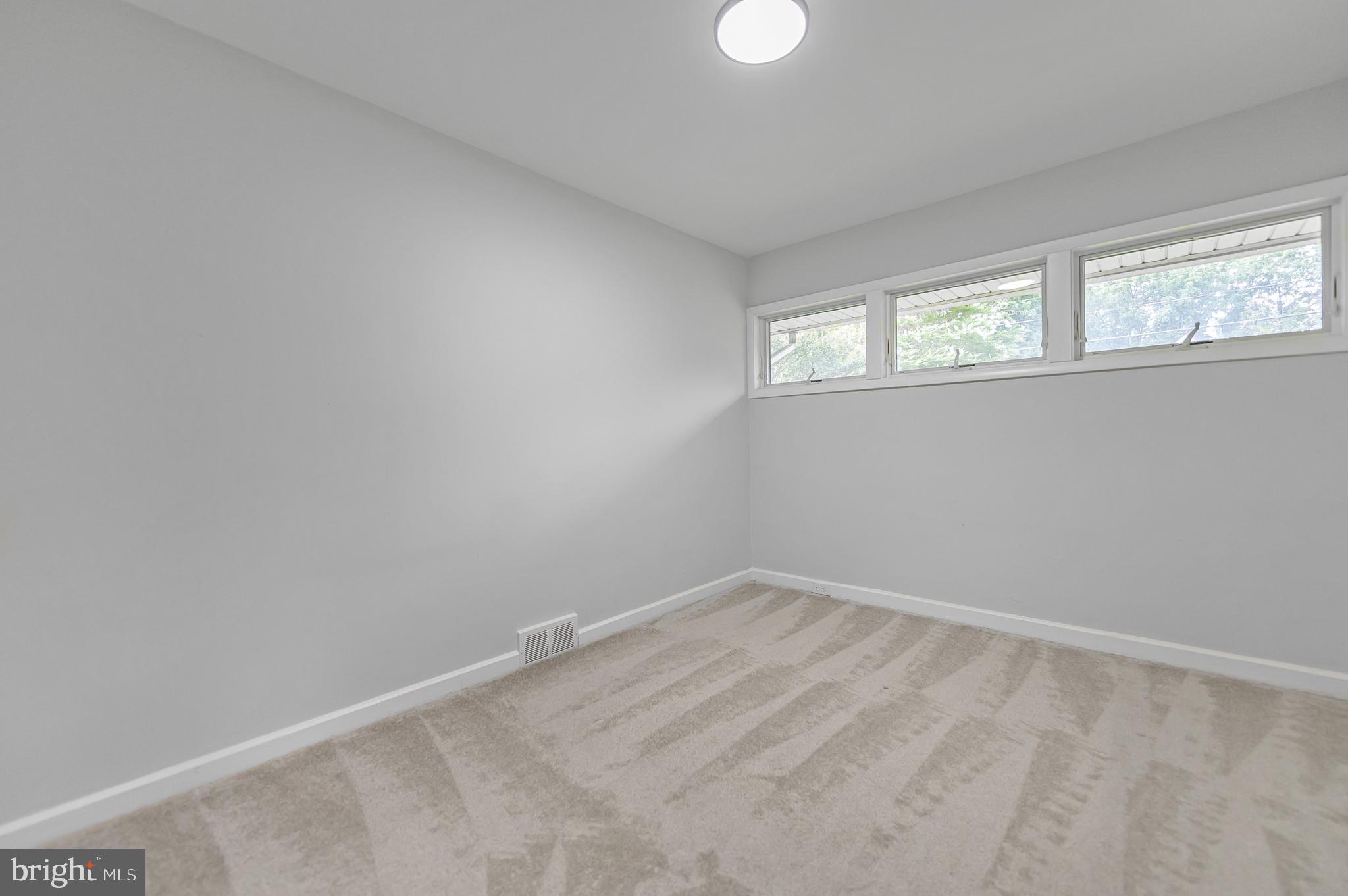 MEADOW BROOK - Residential