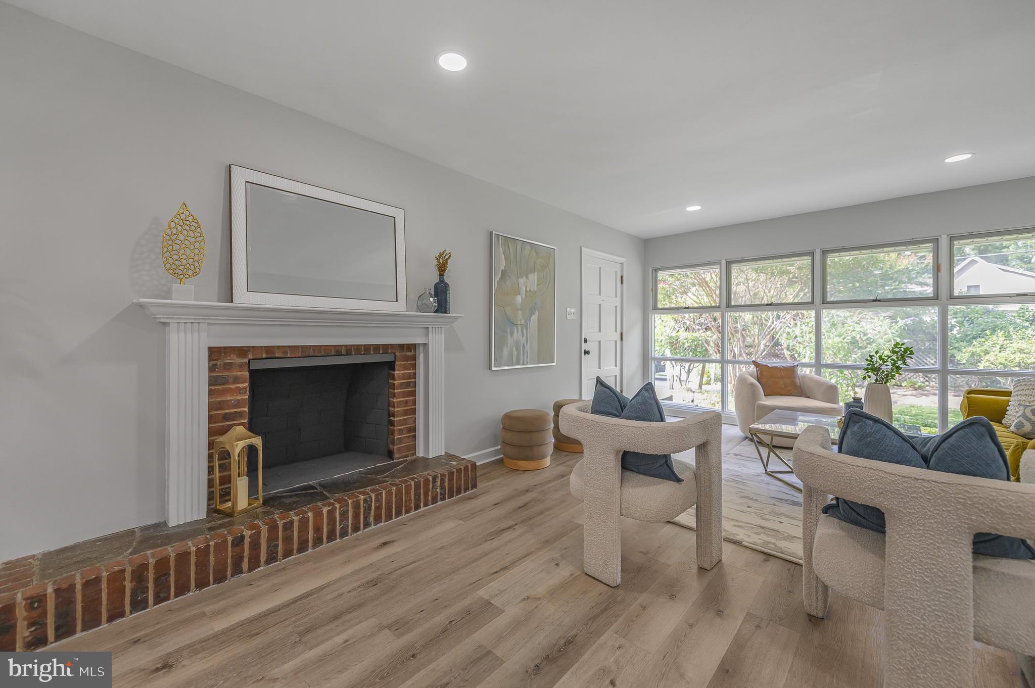 MEADOW BROOK - Residential