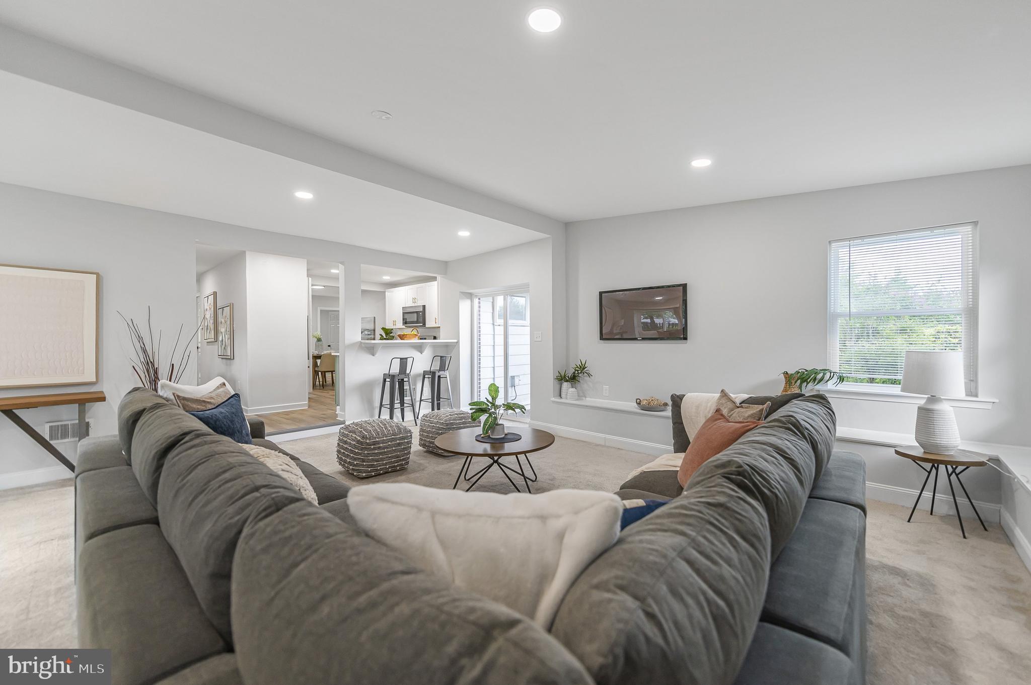 MEADOW BROOK - Residential