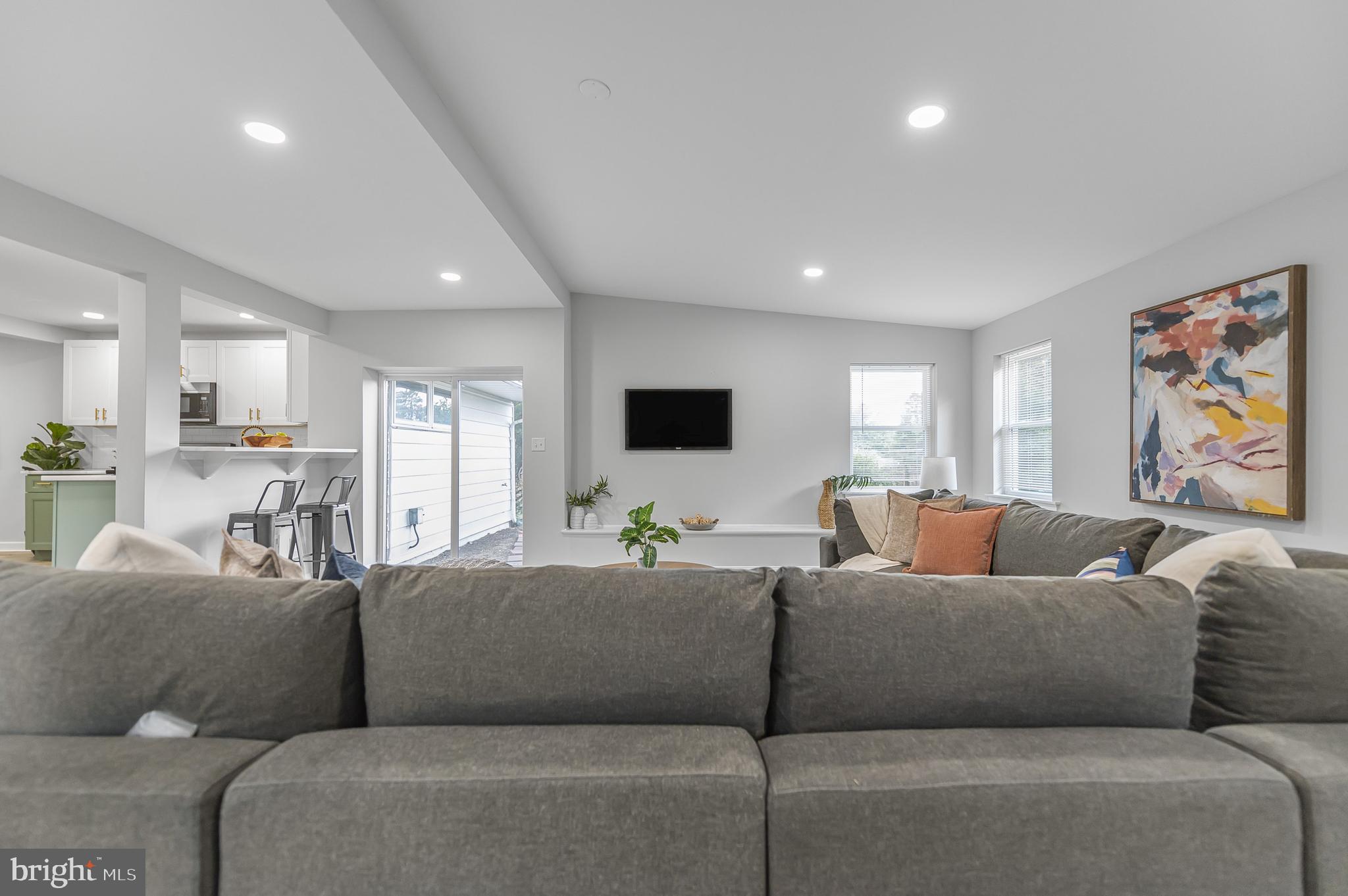 MEADOW BROOK - Residential