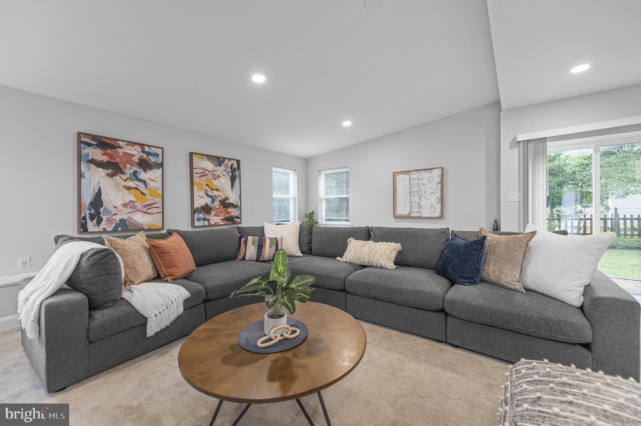 MEADOW BROOK - Residential