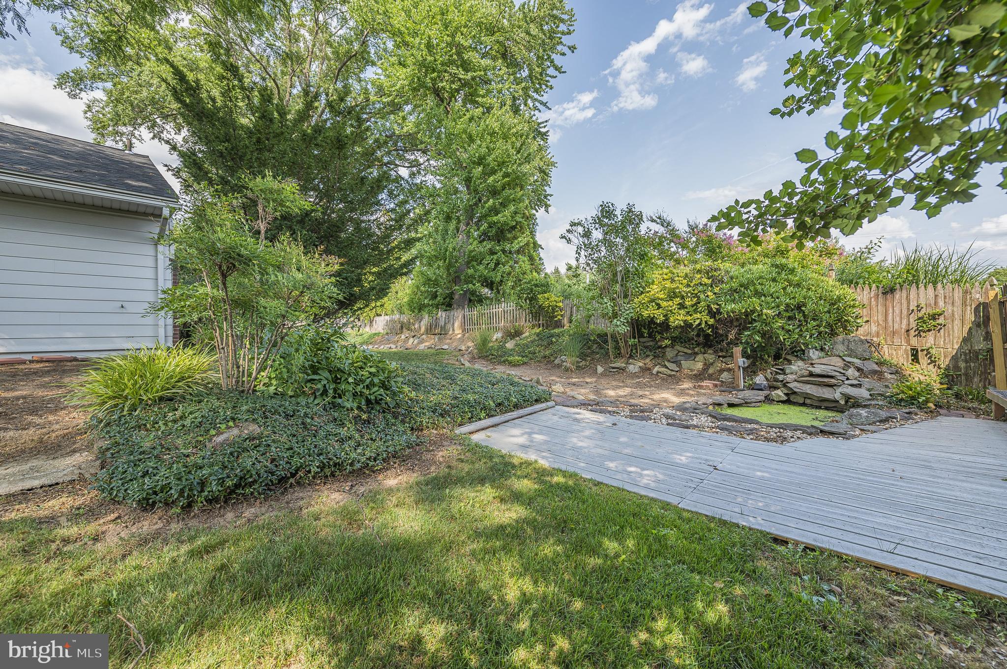 MEADOW BROOK - Residential