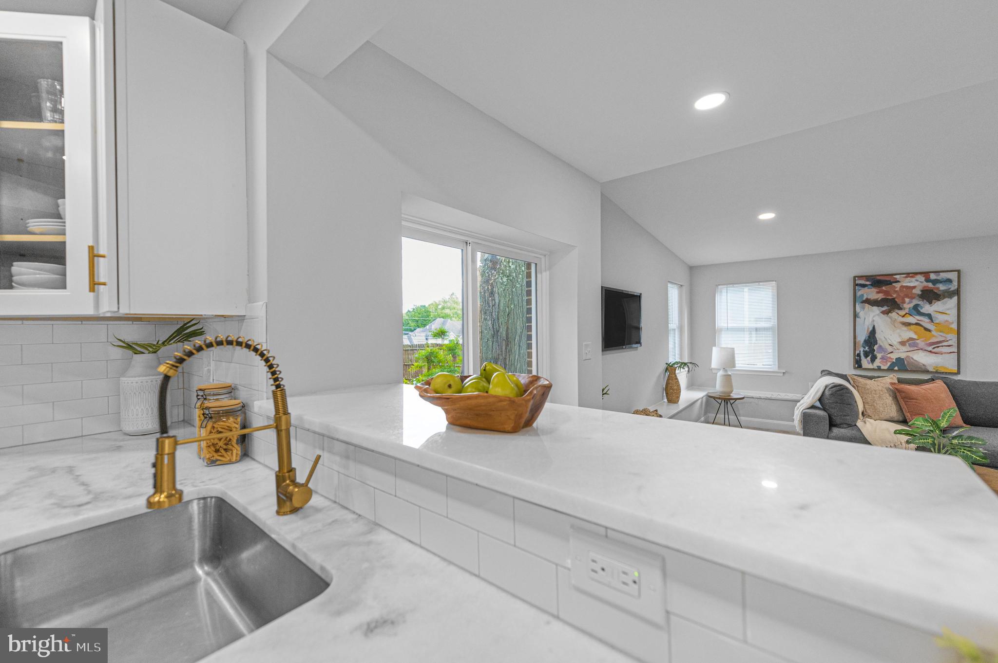 MEADOW BROOK - Residential