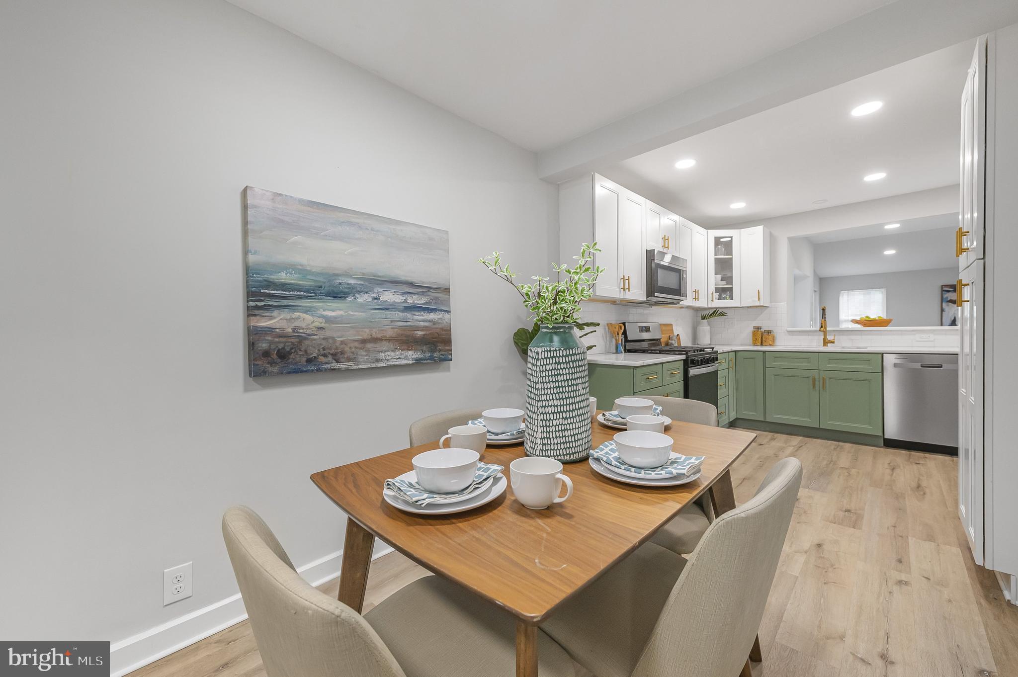 MEADOW BROOK - Residential