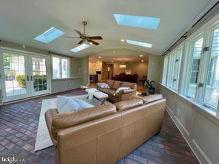 FOX CHAPEL - Residential