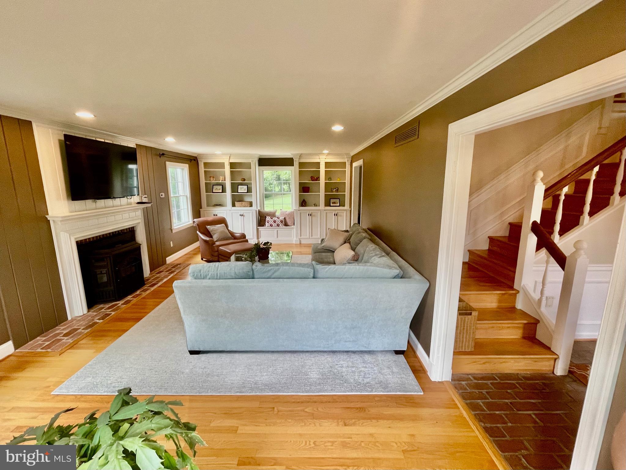 FOX CHAPEL - Residential