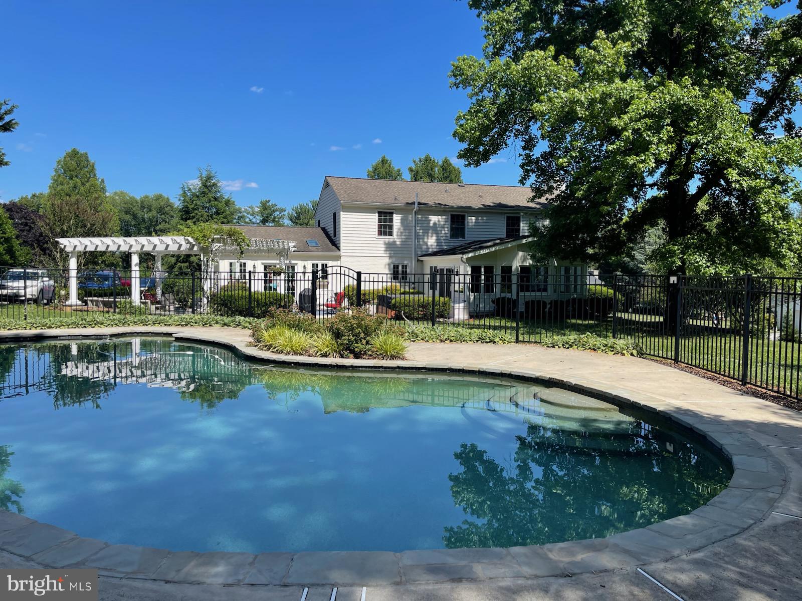 FOX CHAPEL - Residential