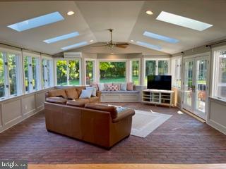 FOX CHAPEL - Residential