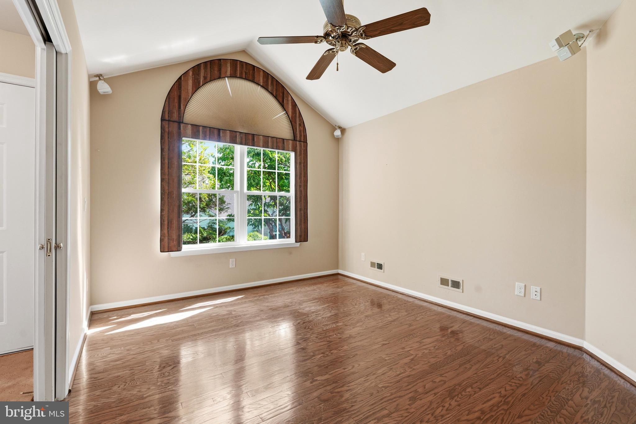 LIONSGATE - Residential