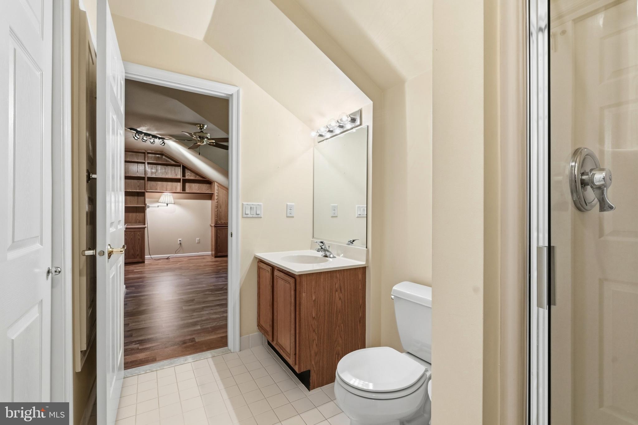 LIONSGATE - Residential