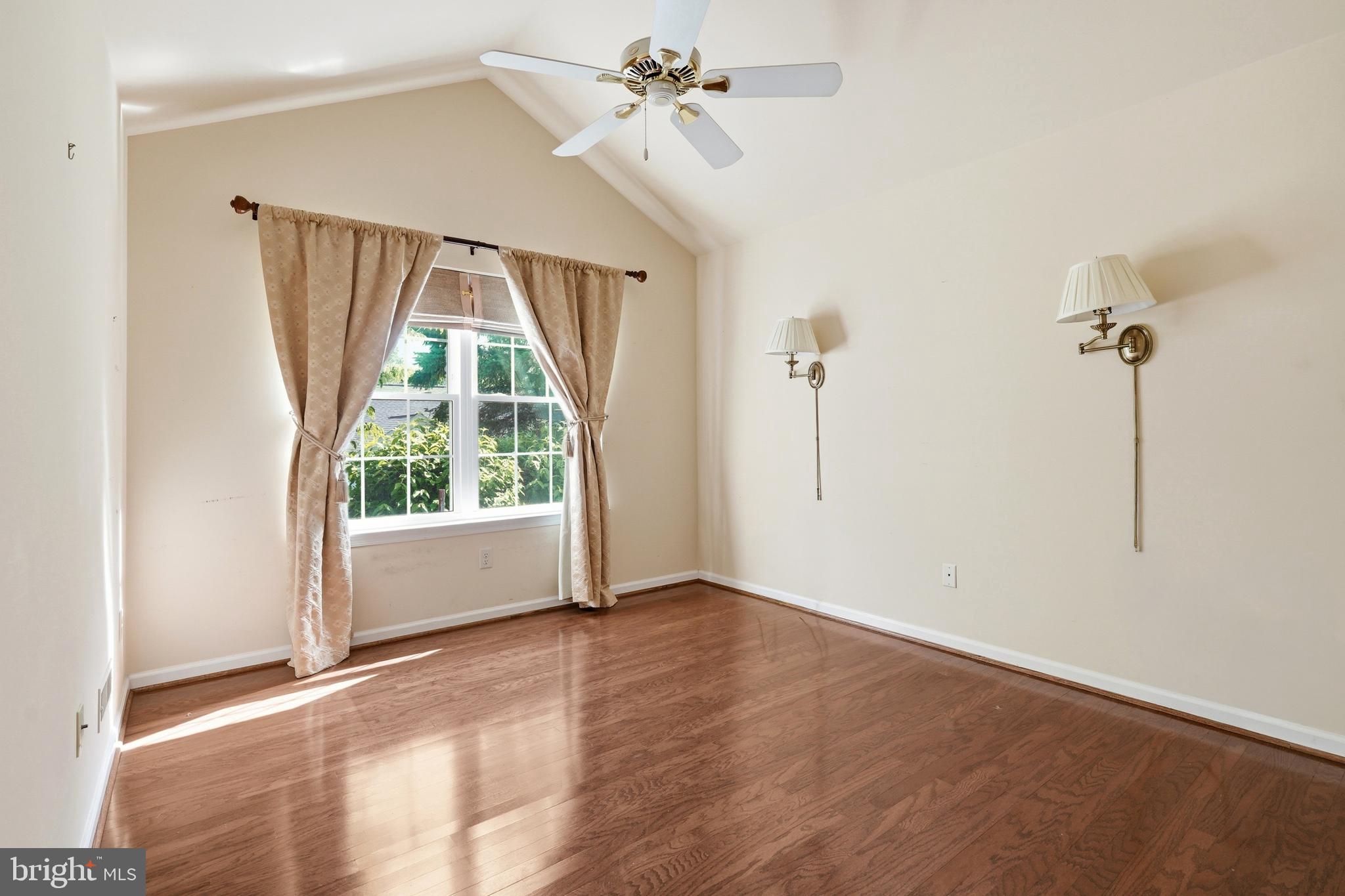 LIONSGATE - Residential