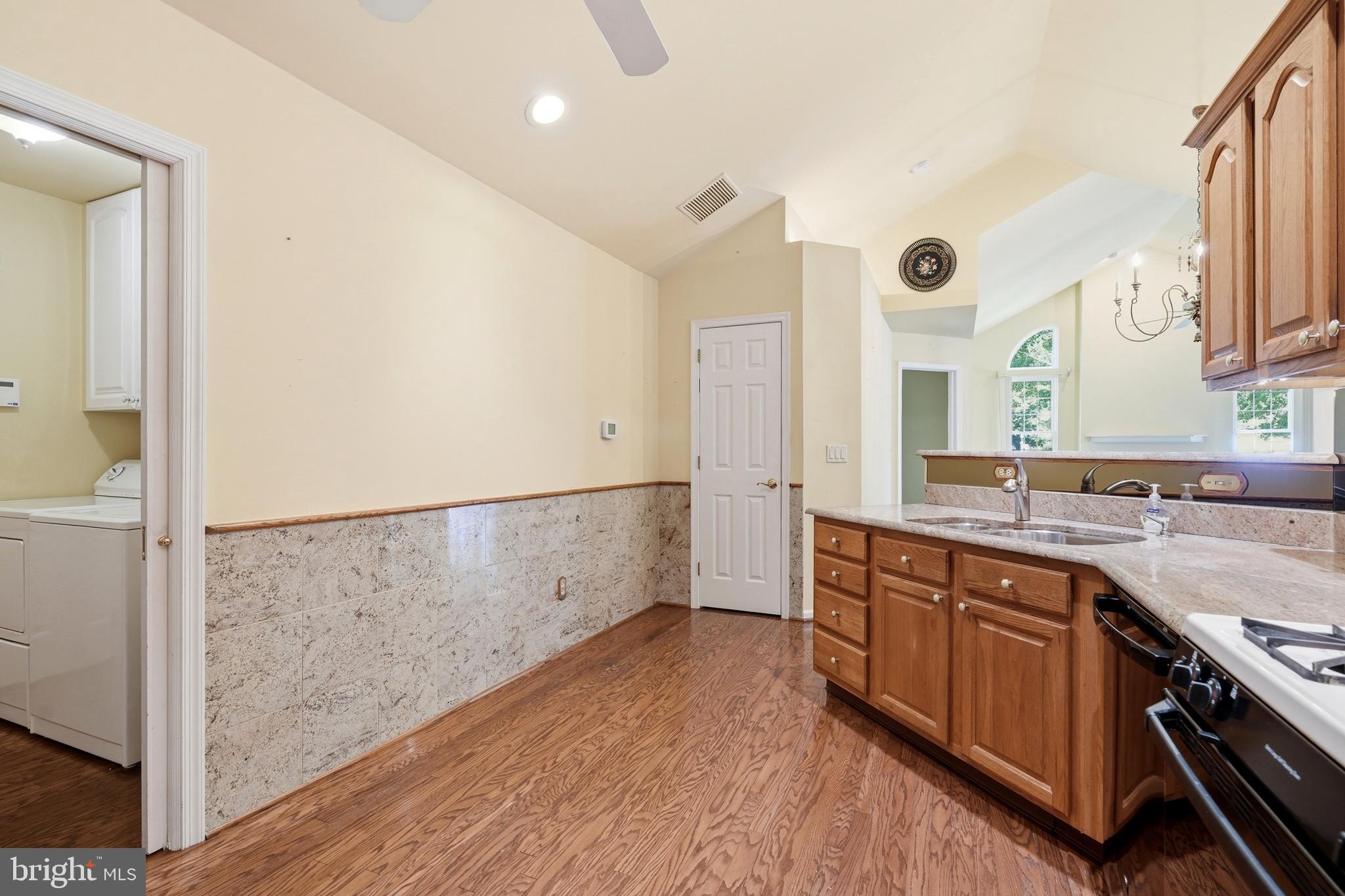 LIONSGATE - Residential