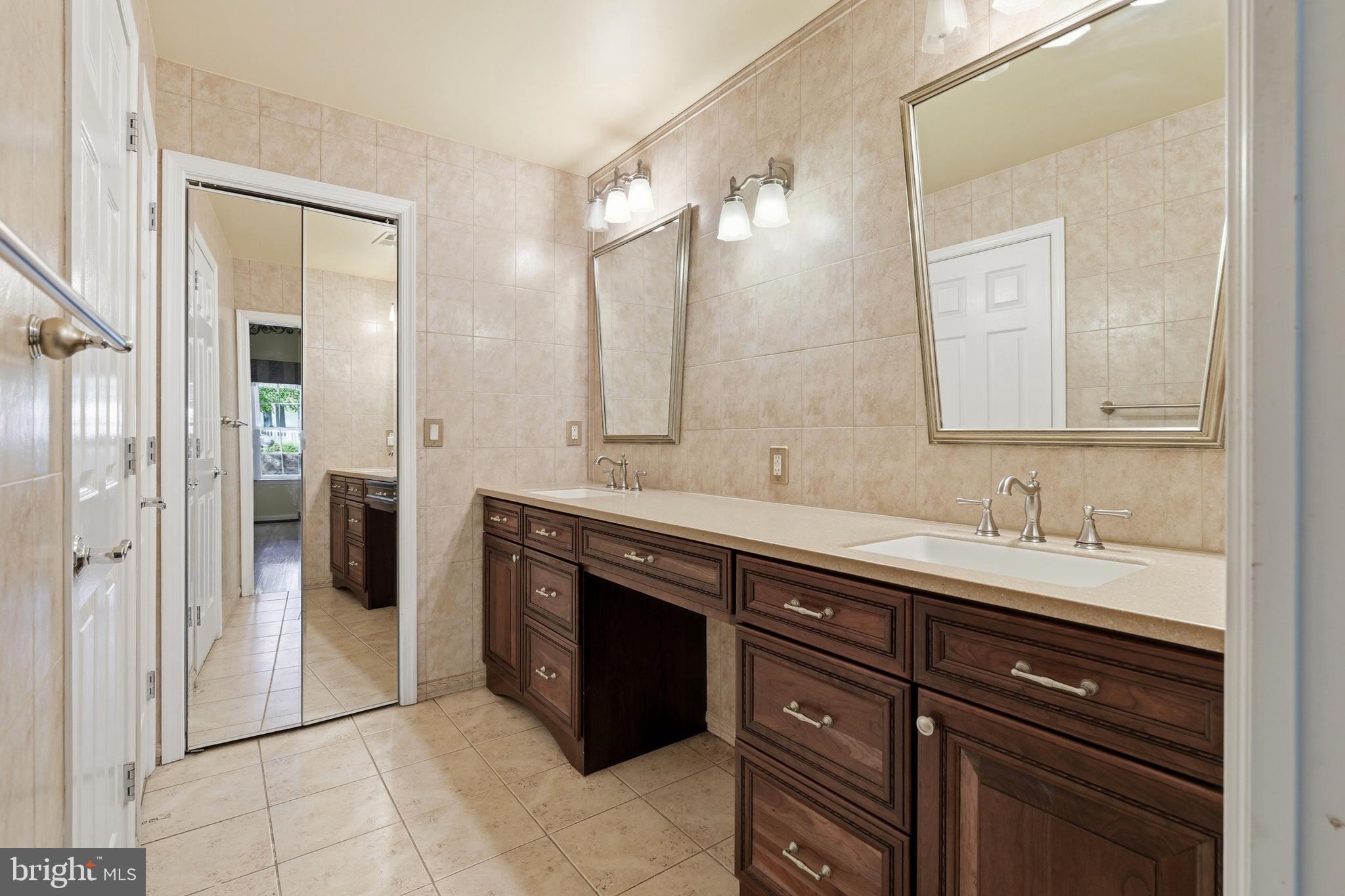 LIONSGATE - Residential