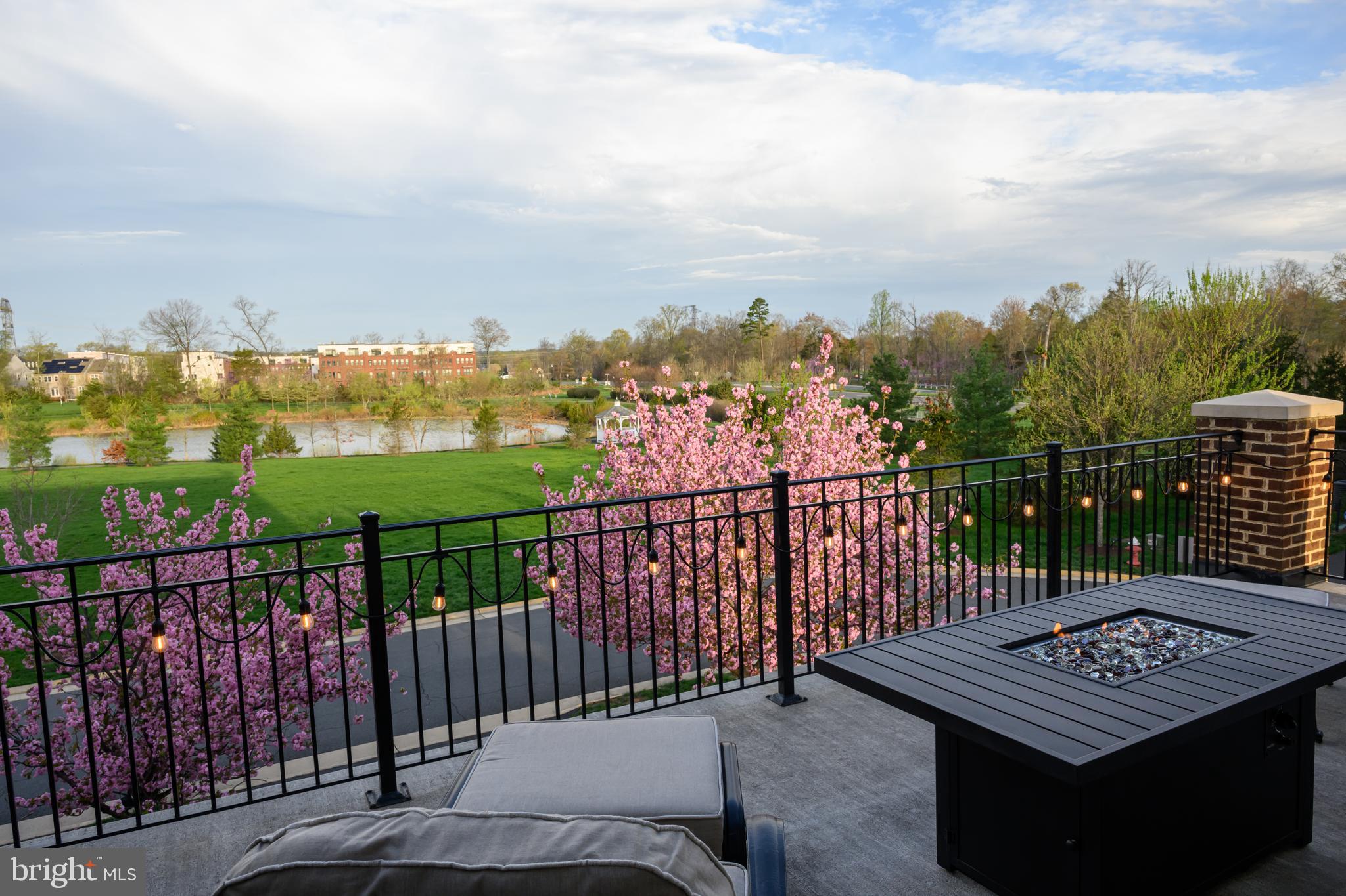 BRAMBLETON TOWN CENTER - Residential
