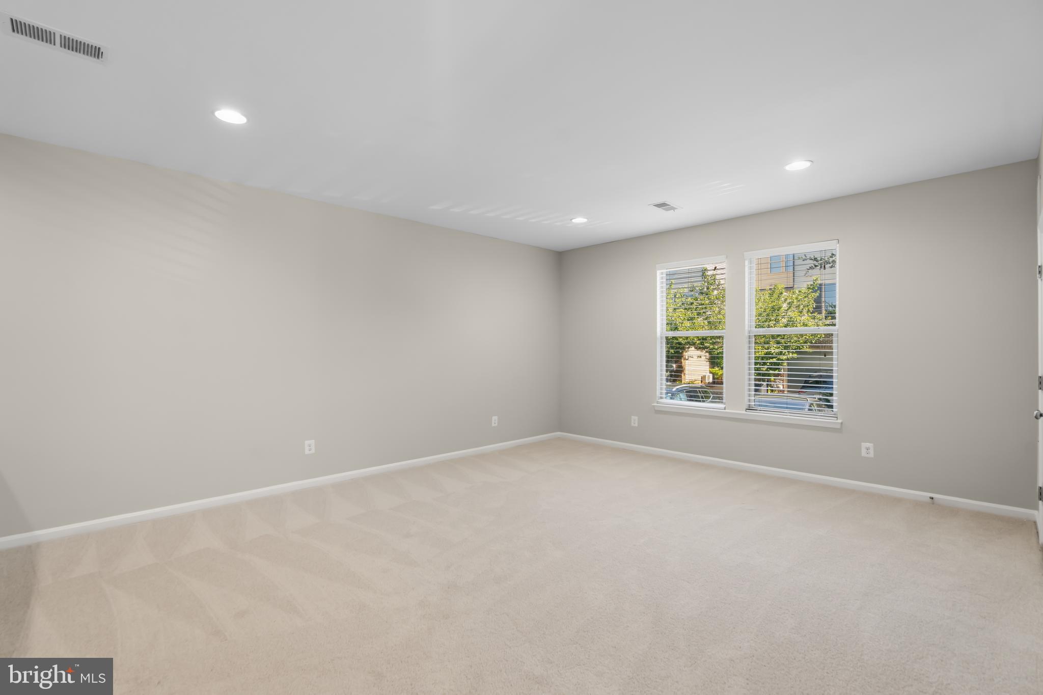BRAMBLETON TOWN CENTER - Residential