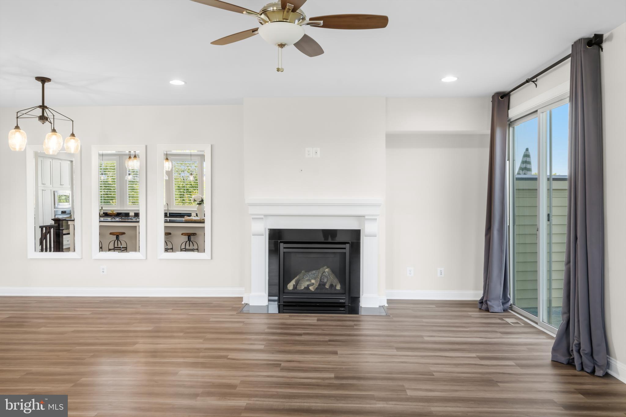BRAMBLETON TOWN CENTER - Residential