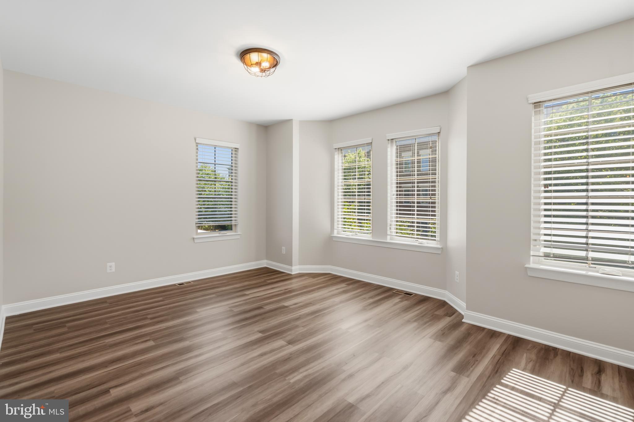 BRAMBLETON TOWN CENTER - Residential