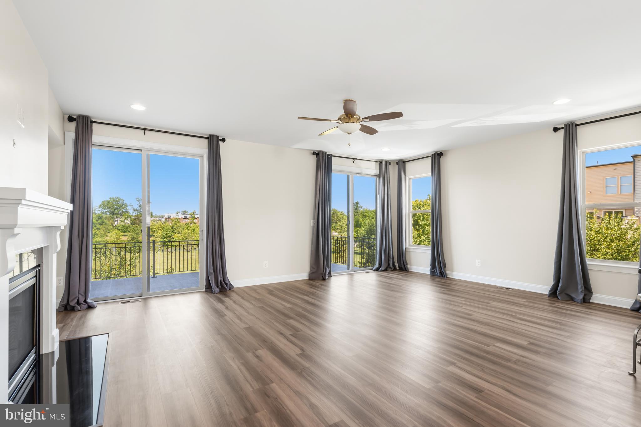 BRAMBLETON TOWN CENTER - Residential