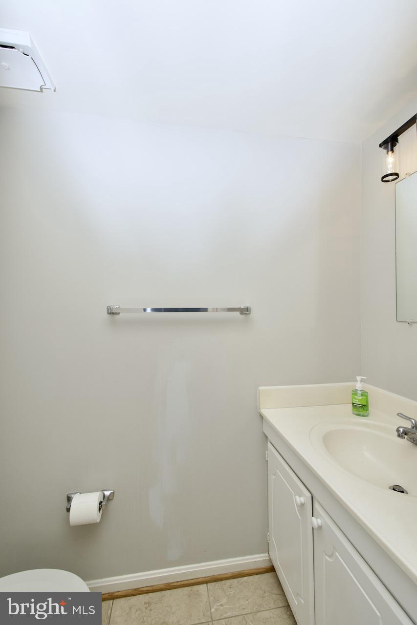 KEENE MILL WOODS - Residential Lease