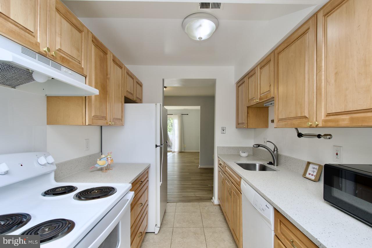KEENE MILL WOODS - Residential Lease