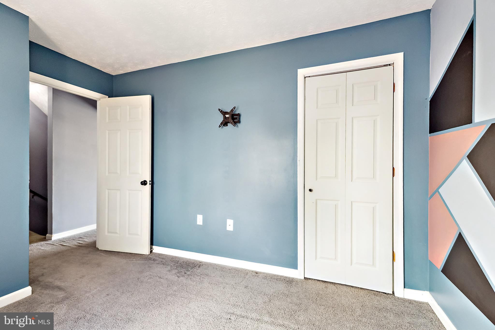 HUNTINGTON MEADOWS - Residential Lease