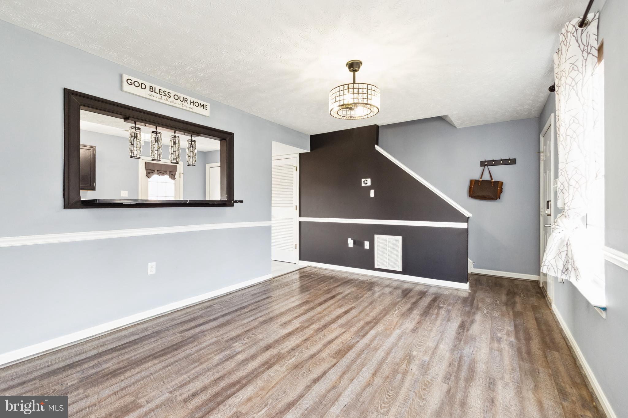 HUNTINGTON MEADOWS - Residential Lease