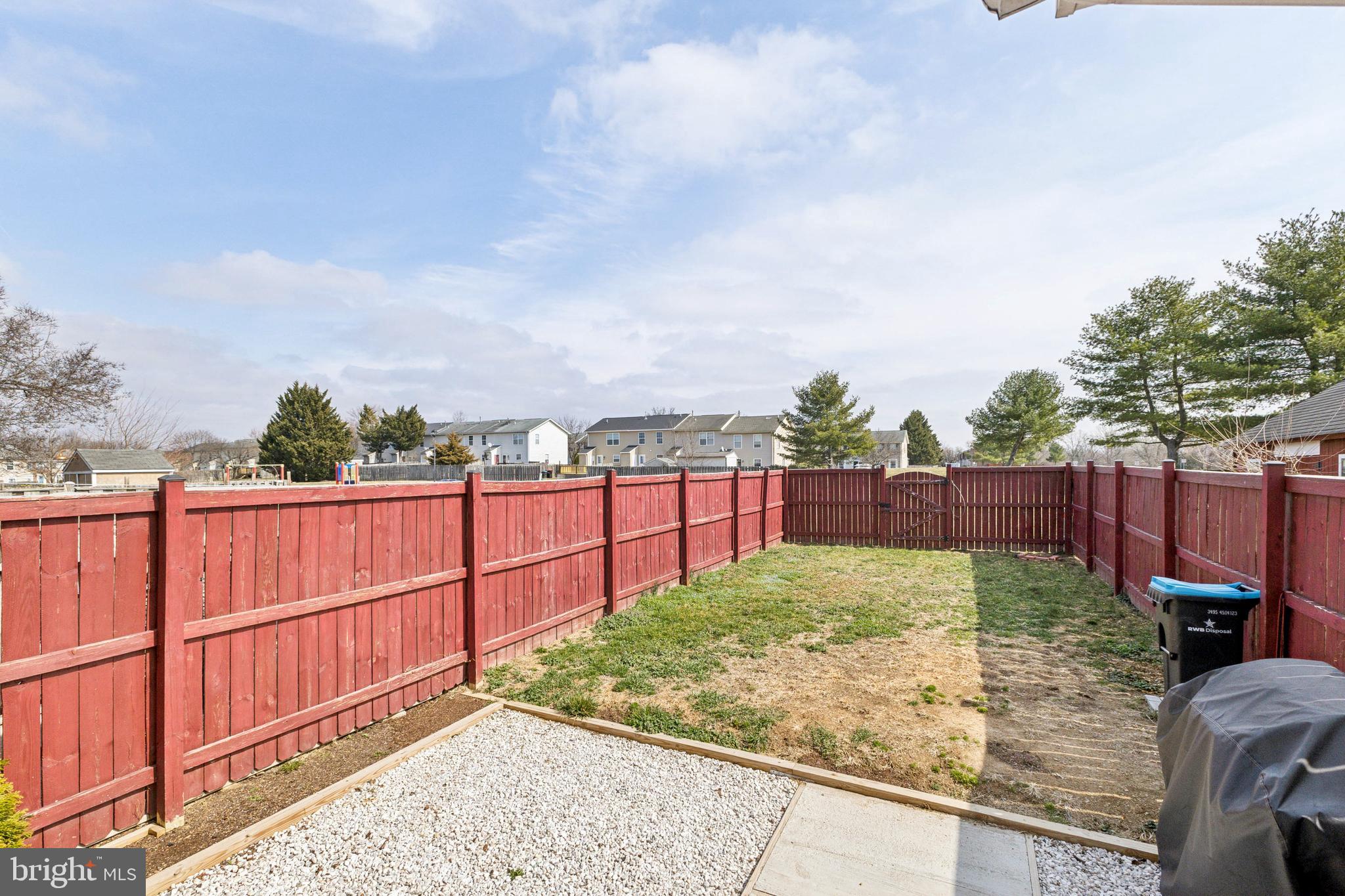 HUNTINGTON MEADOWS - Residential Lease