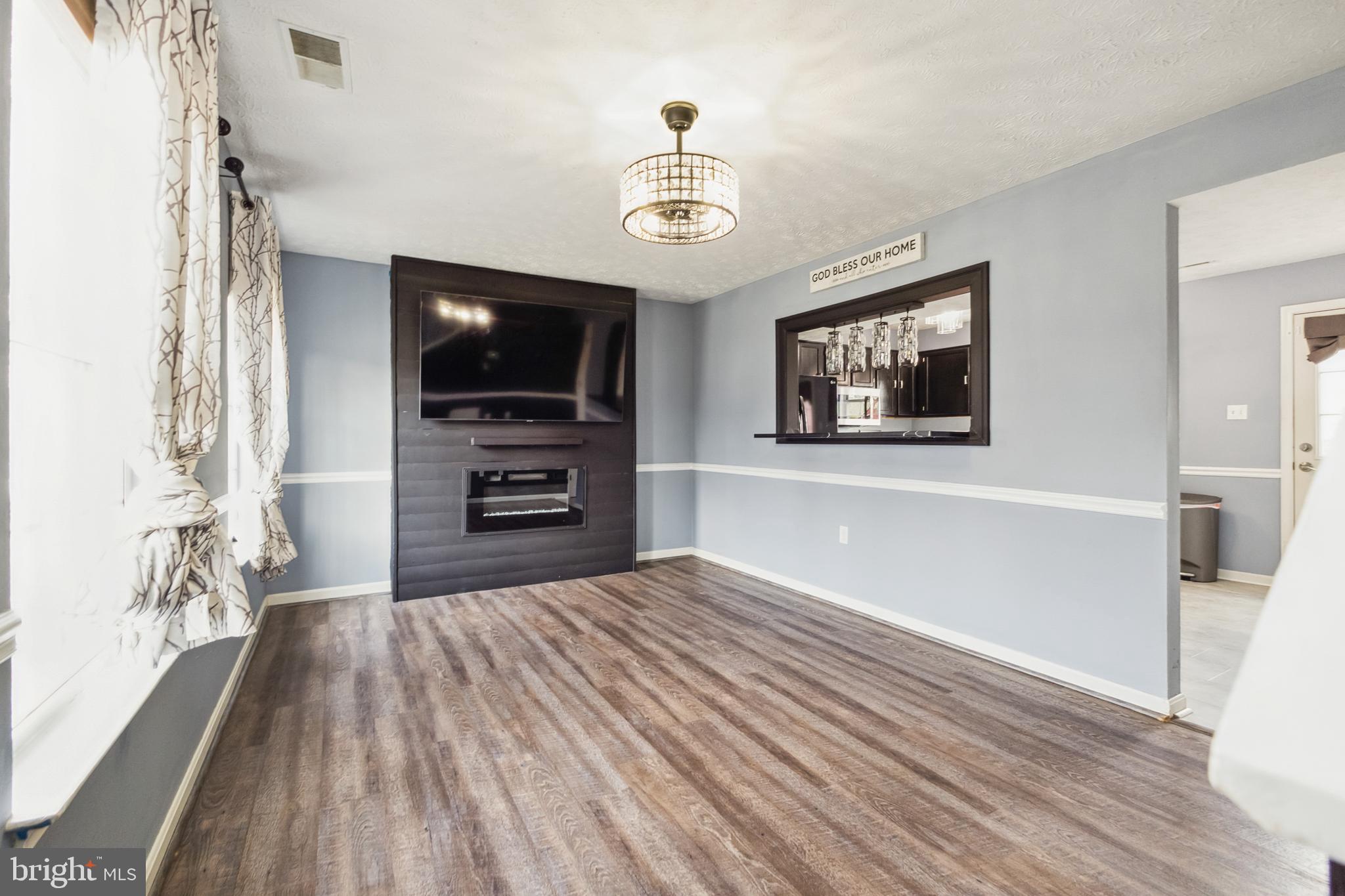 HUNTINGTON MEADOWS - Residential Lease