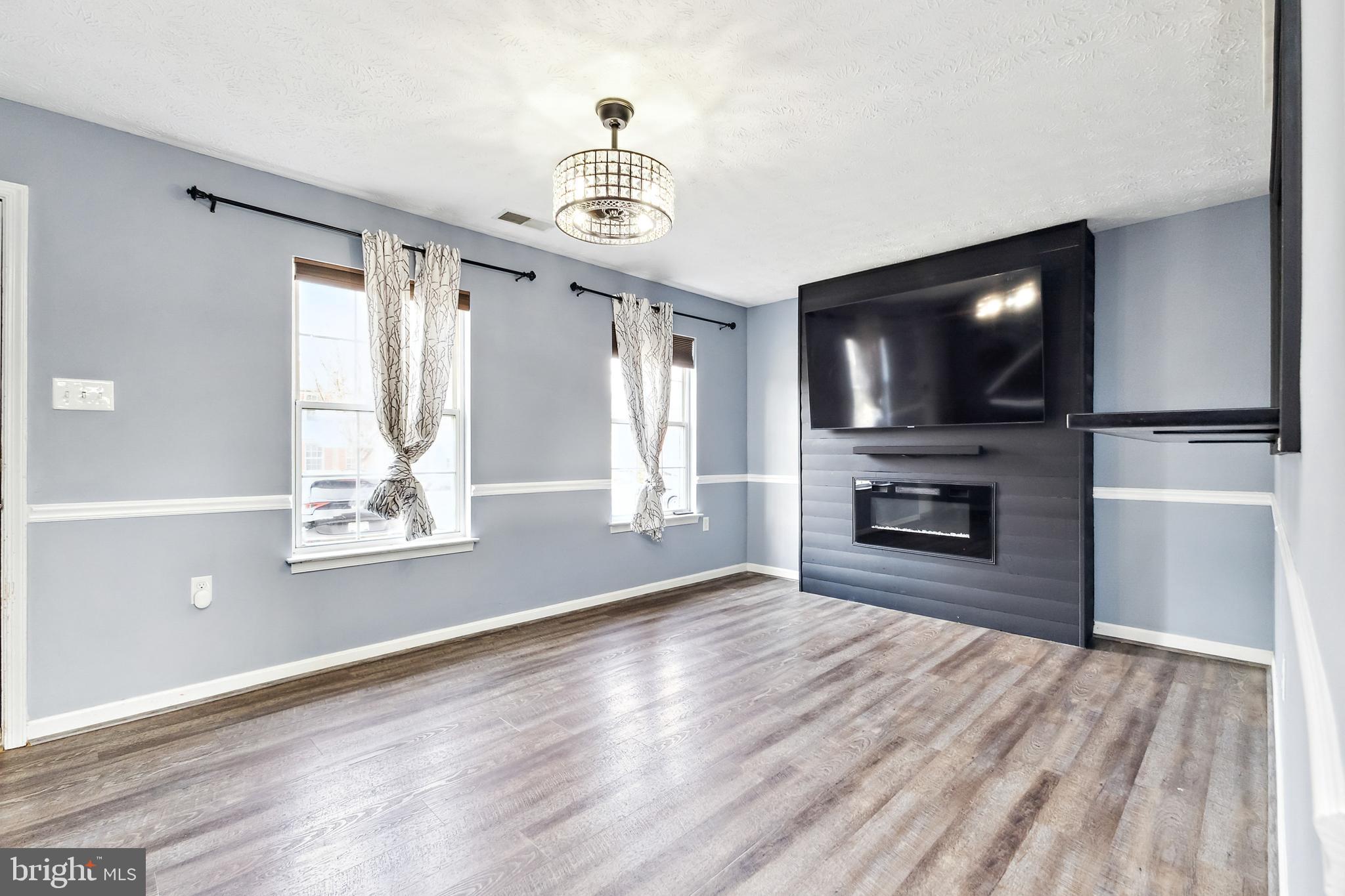 HUNTINGTON MEADOWS - Residential Lease