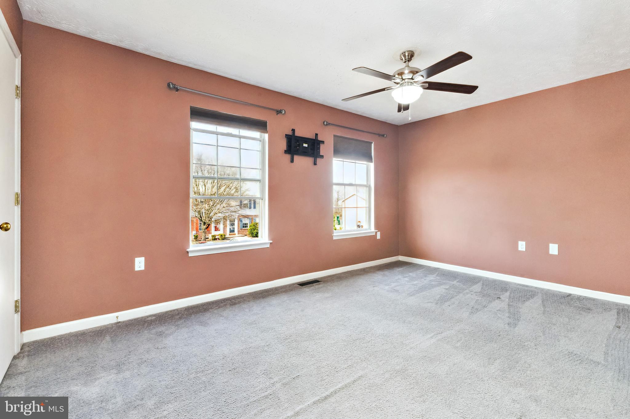 HUNTINGTON MEADOWS - Residential Lease