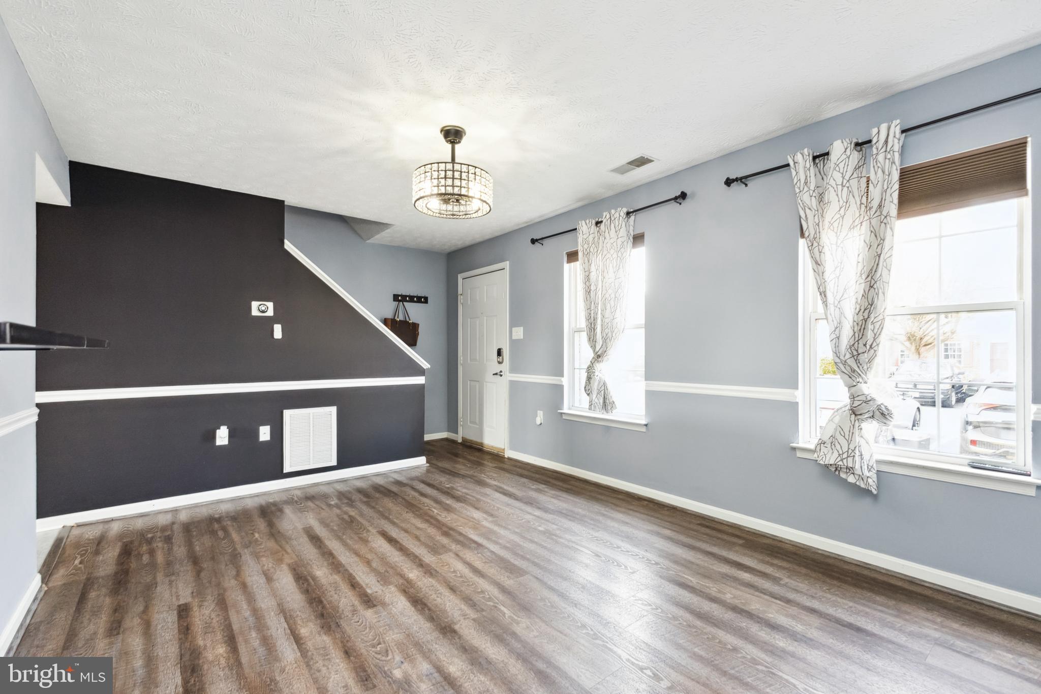 HUNTINGTON MEADOWS - Residential Lease