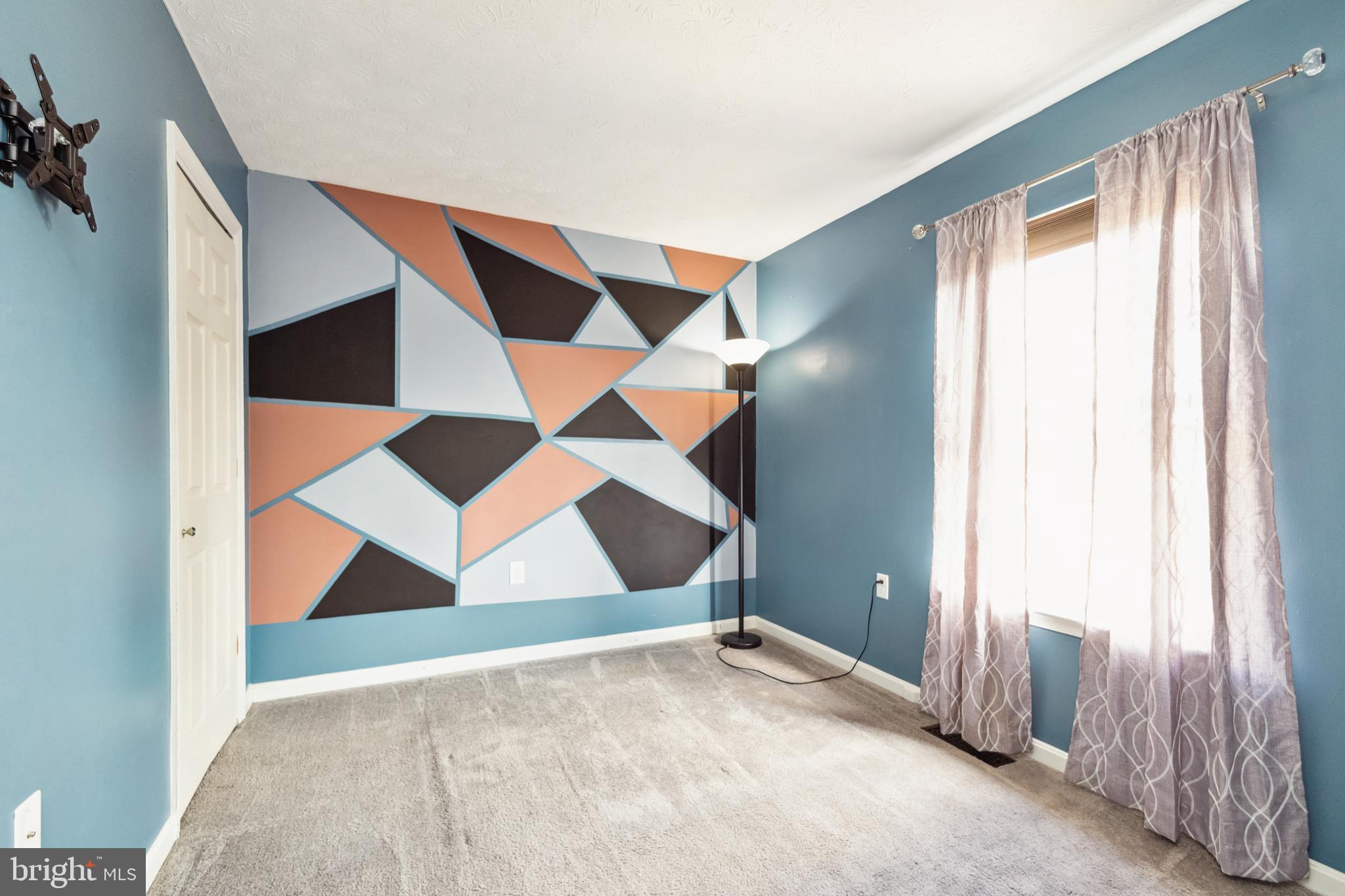HUNTINGTON MEADOWS - Residential Lease