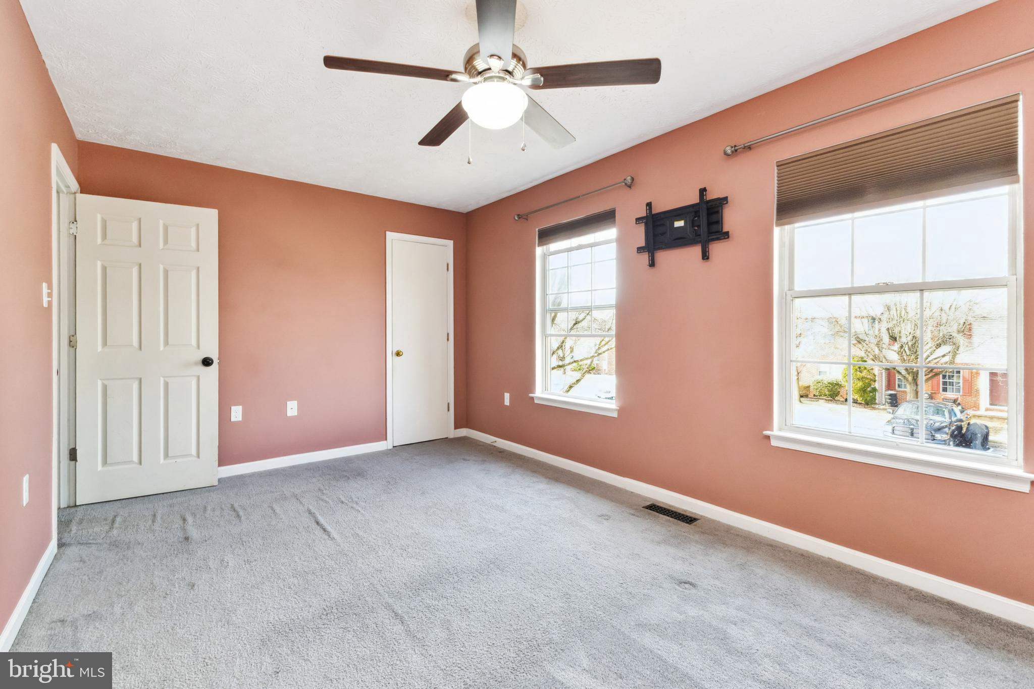 HUNTINGTON MEADOWS - Residential Lease