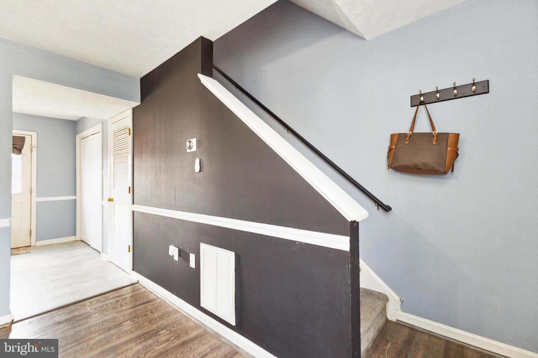 HUNTINGTON MEADOWS - Residential Lease