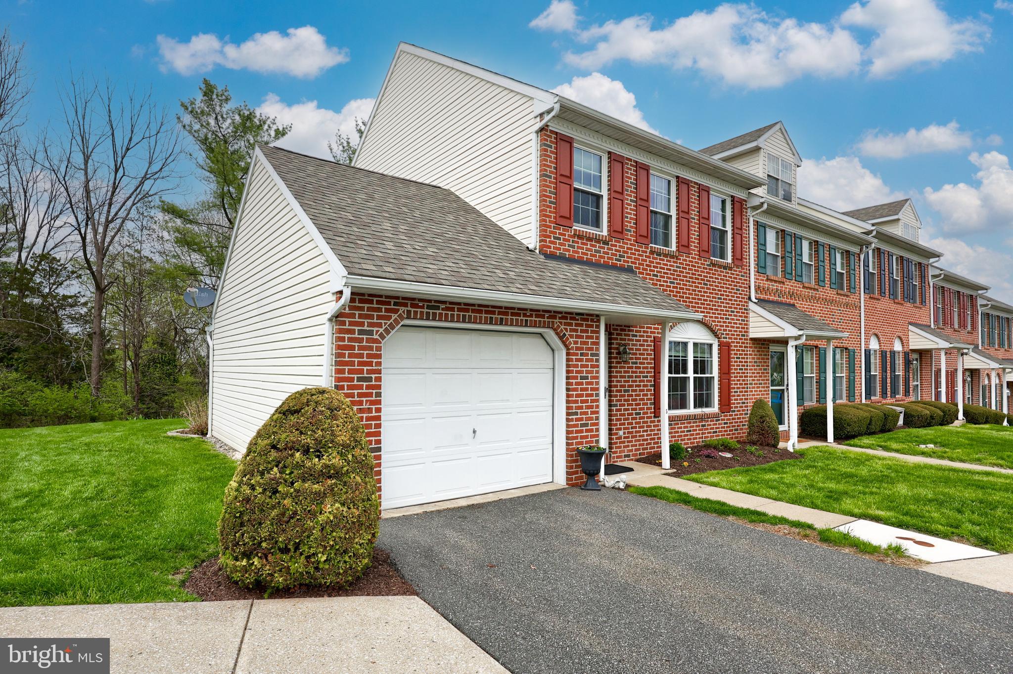 THOMAS GARDENS - Residential