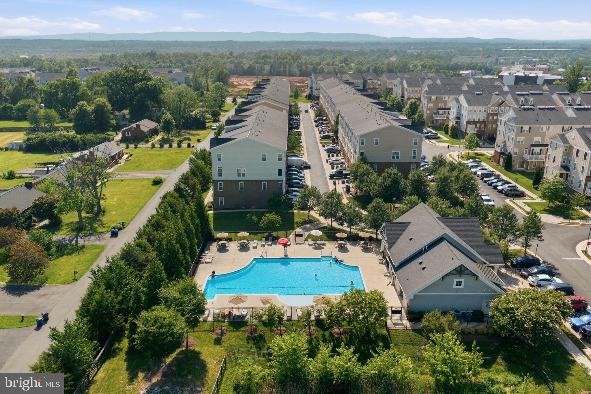 EAST GATE 3 CONDOMINIUM - Residential