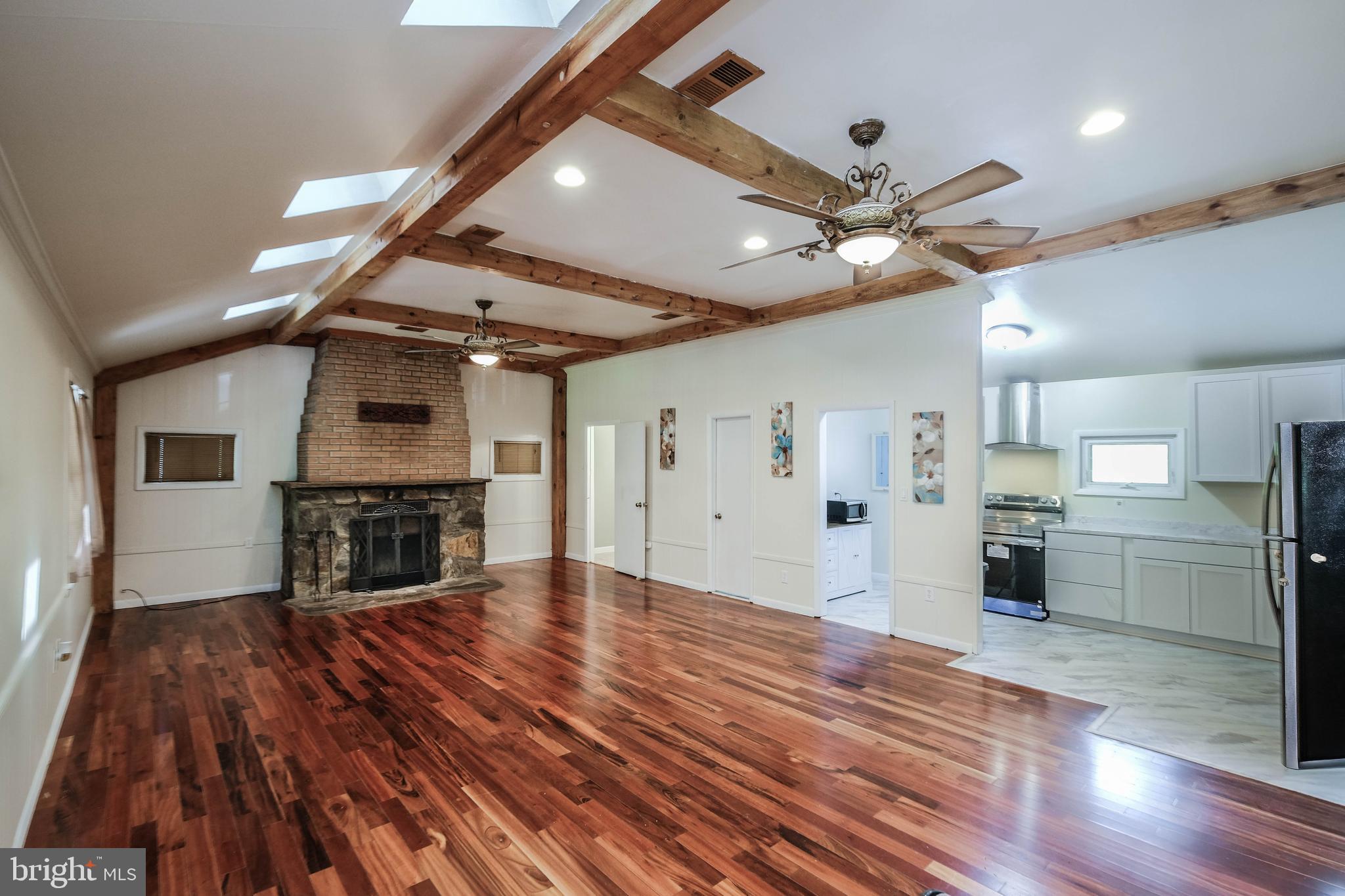 SKYLAND ESTATES - Residential