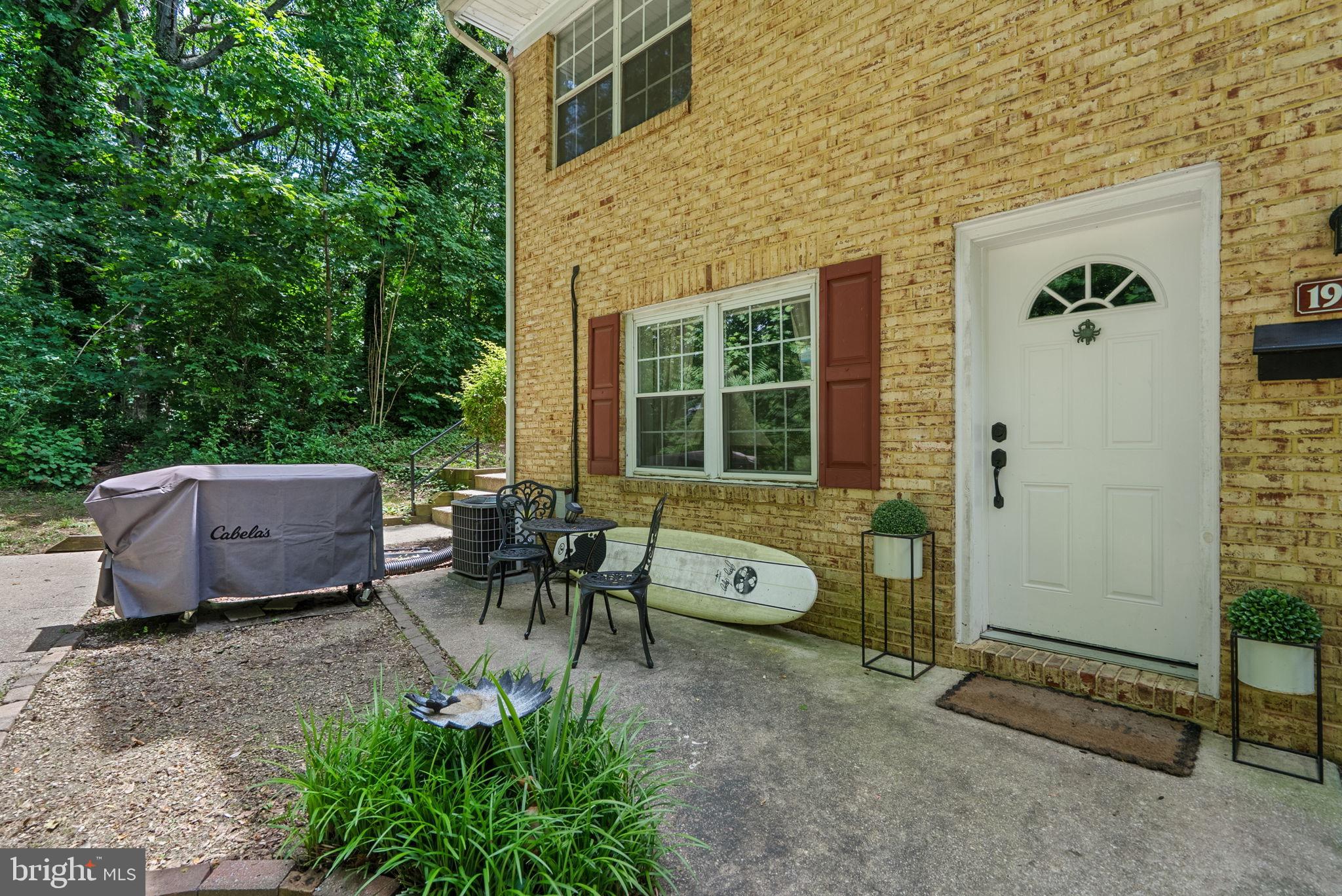 Welcome to easy Annapolis living! This beautifully updated 2-bedroom, 1-bath condo offers the perfect blend of style, comfort, and convenience. Tucked away at the rear of the community, this home enjoys a private, wooded setting with large windows that fill the space with natural light and create a peaceful retreat from the everyday.
The open-concept floor plan is designed for modern living, featuring updated flooring, fresh paint, and a spacious living area that flows seamlessly into the kitchen. The kitchen boasts granite countertops, stainless steel appliances, ample cabinetry, and a large breakfast bar perfect for casual dining, entertaining, or working from home.
The generous primary bedroom features two large closets and ample storage, while the second bedroom offers flexibility as a guest room, home office, or fitness space. Step outside to the oversized private patio, an ideal spot to enjoy morning coffee, unwind after work, or entertain friends while surrounded by mature trees.
Residents enjoy access to community amenities, including a pool available for a nominal seasonal fee. Ideally located just minutes from Downtown Annapolis, Quiet Waters Park, shopping, dining, commuter routes, and major highways, this home offers convenient access to both Washington, D.C. and Baltimore.
Whether you’re a first-time buyer, downsizing, or searching for a low-maintenance lifestyle, this move-in-ready condo is one you won’t want to miss.