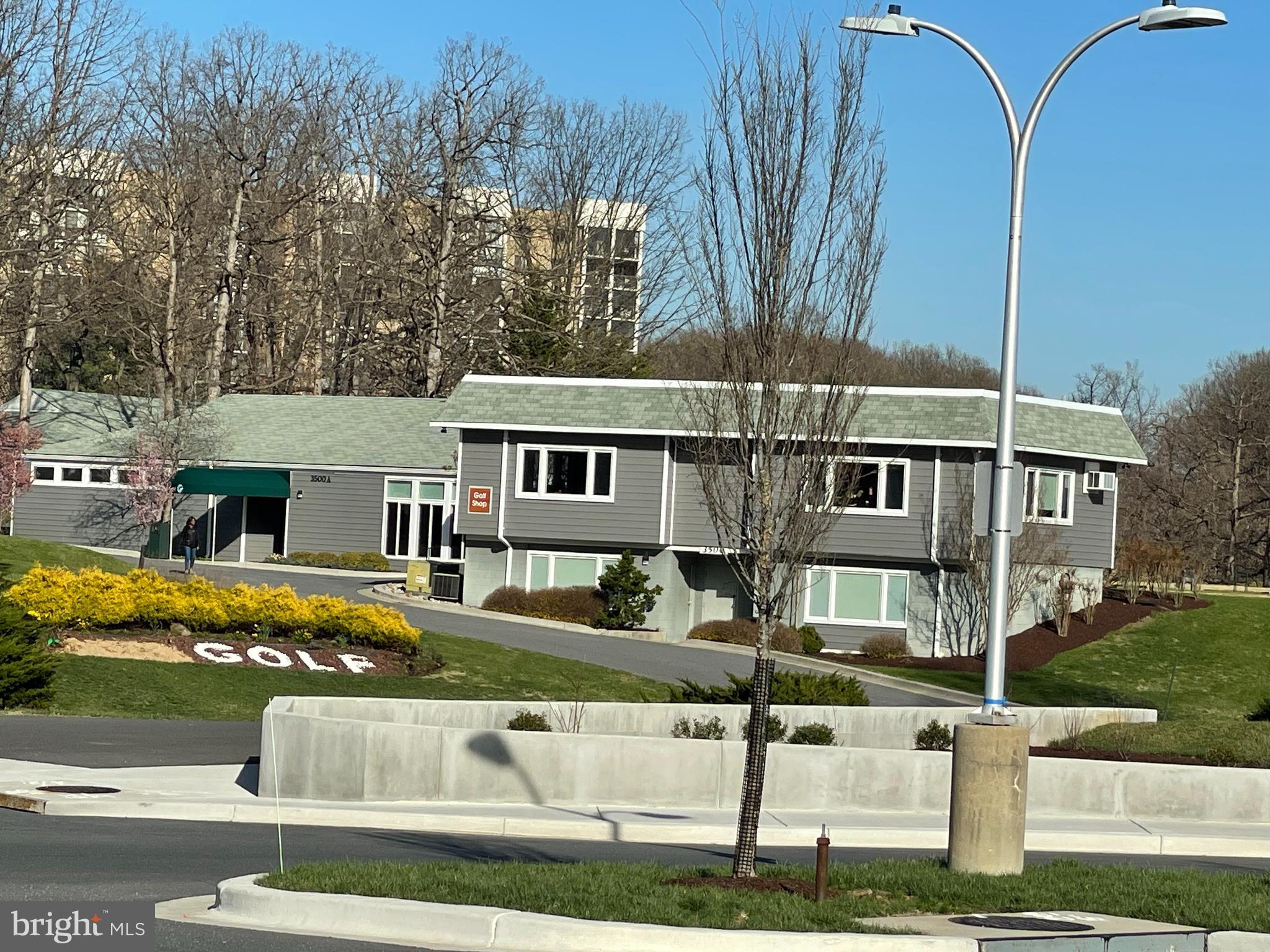 TURNBERRY COURTS AT LEIS - Residential