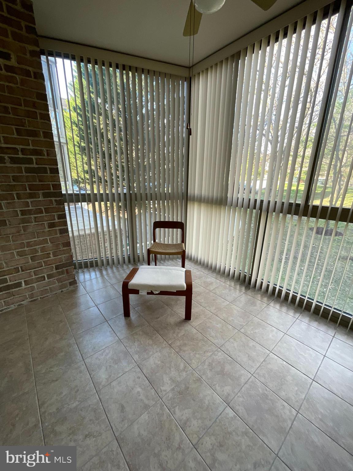 TURNBERRY COURTS AT LEIS - Residential