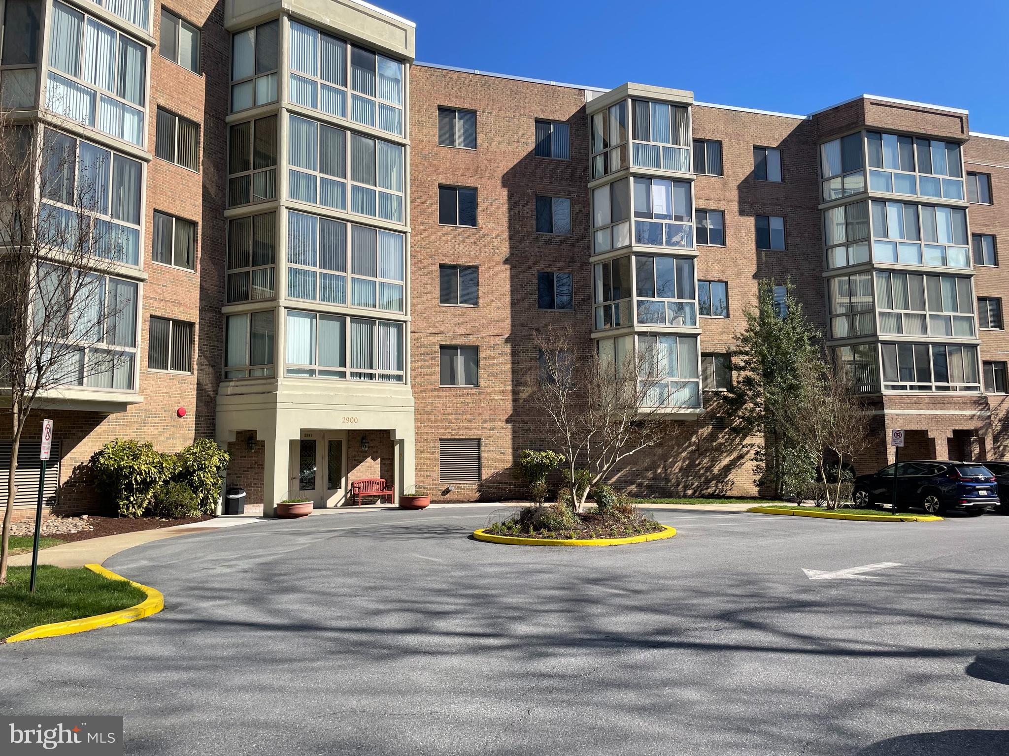TURNBERRY COURTS AT LEIS - Residential