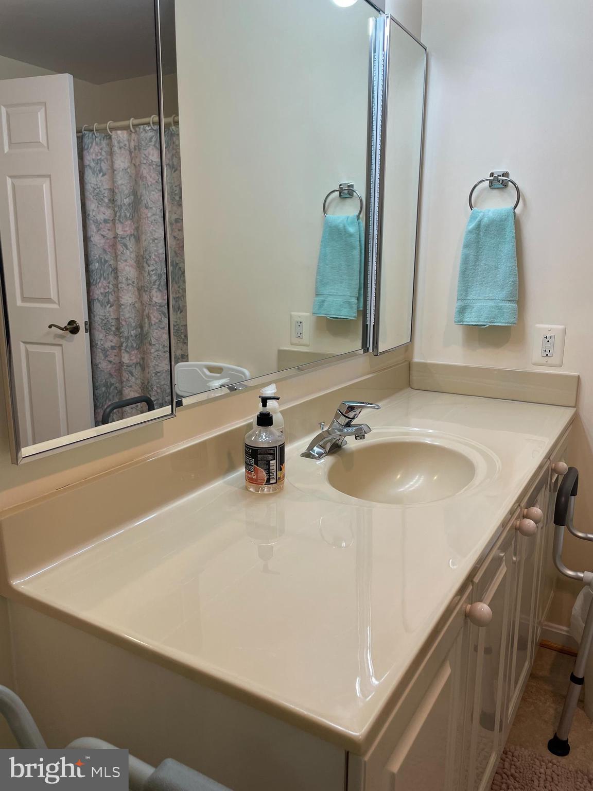 TURNBERRY COURTS AT LEIS - Residential