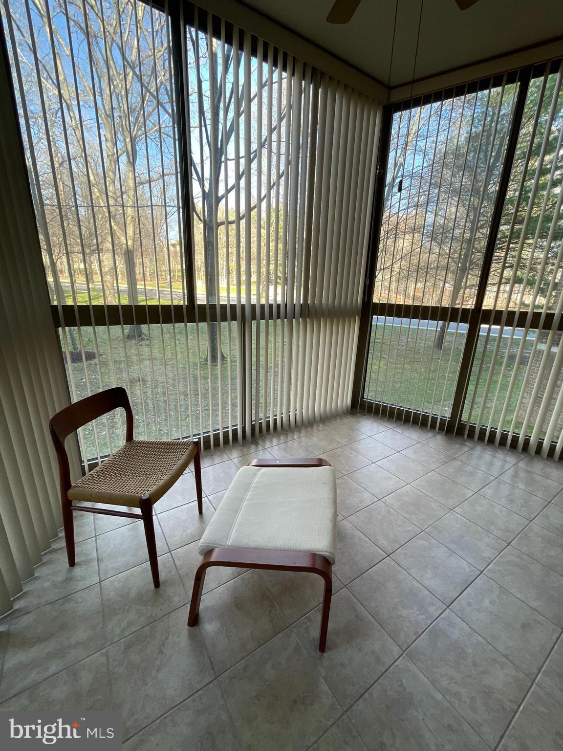 TURNBERRY COURTS AT LEIS - Residential