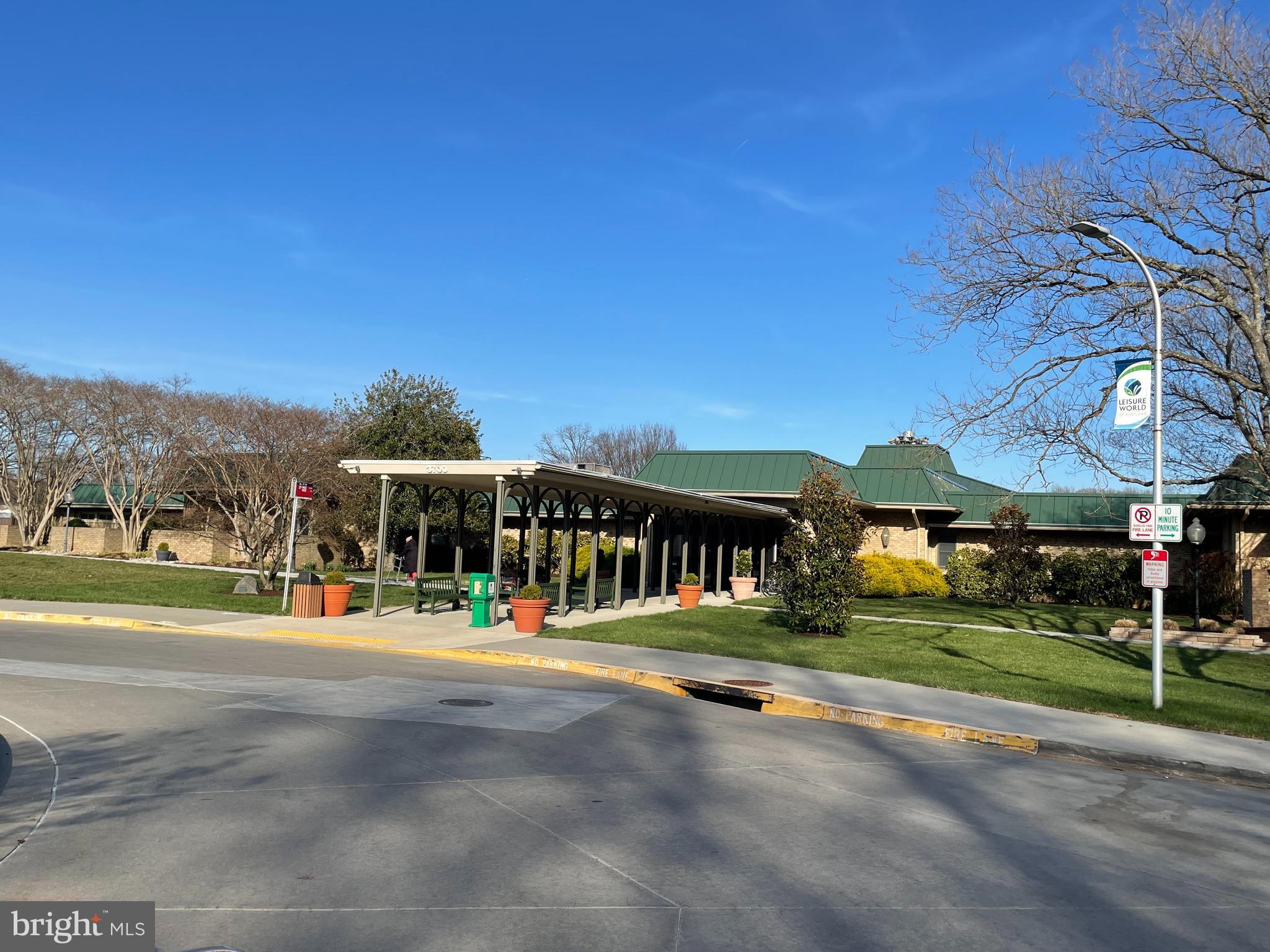 TURNBERRY COURTS AT LEIS - Residential